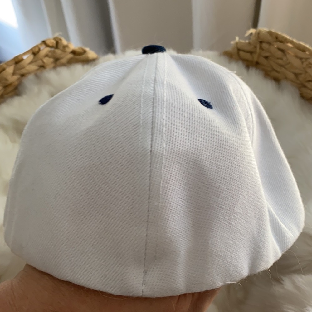 Vancouver Canucks Baseball Cap - Picture 4 of 5